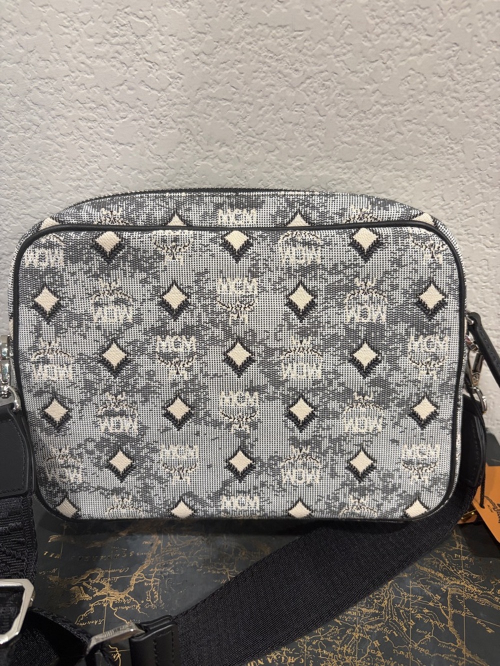 NWT MCM Camera Bag - Picture 3 of 7